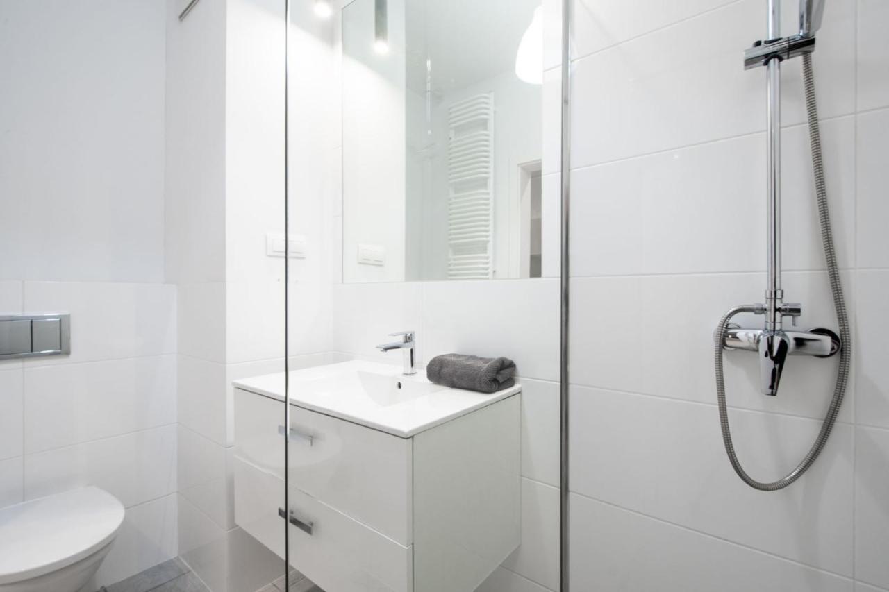 Warsaw Night Apartments Menica Residence Exterior photo